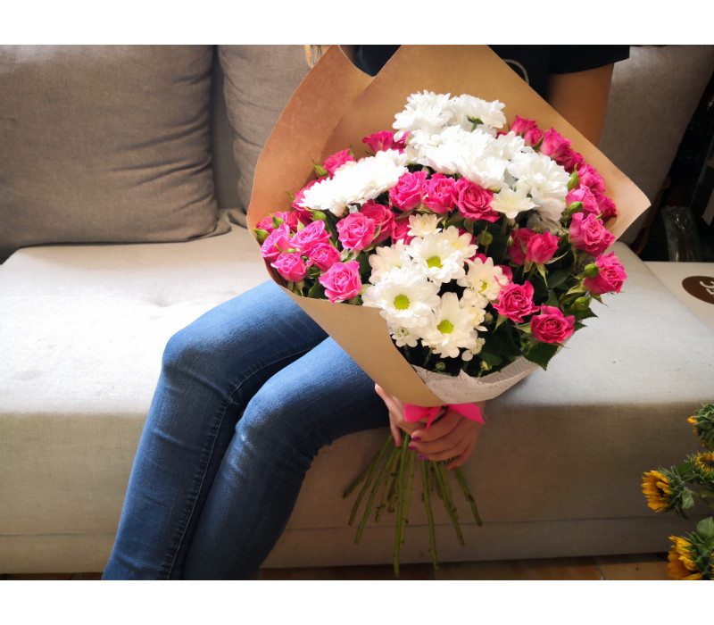 Donáška kvetov Poruba, okres Prievidza – čerstvá kytica z holandskej burzy