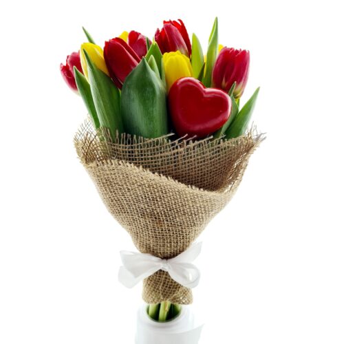 farebné tulipány donáška