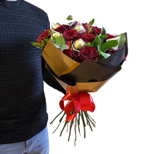 kytica červených ruží a Ferrero