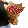 kytica červených prémiových tulipánov